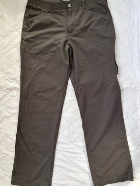 Ascend Men's Chinos in Gray